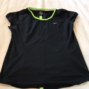Nike Running Dri-Fit Shorter Sleeve Shirt Women’s Large